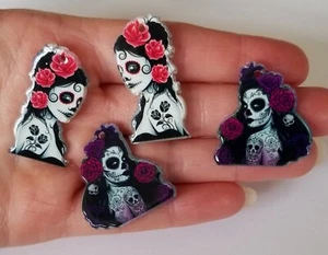 4 Acrylic Craft Pendants SUGAR SKULL GIRLS Halloween Rose Jewellery Card Making - Picture 1 of 3