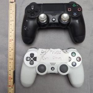 Sony PS4 DualShock 4 Wireless Controllers x2 Faulty Bundle Black White Parts - Picture 1 of 8