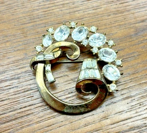Vintage Crown Trifari 1950s Rhinestone Promenade Brooch - Picture 1 of 9