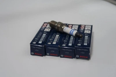 4 x BOSCH SPARK PLUGS DOUBLE PLATINUM FR6KPP33X+  - Image 1 of 4