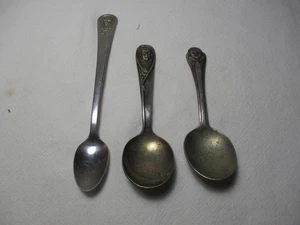 Lot 3 Vintage GERBER BABY SPOONS WINTHROP AND ONEIDA - Picture 1 of 3
