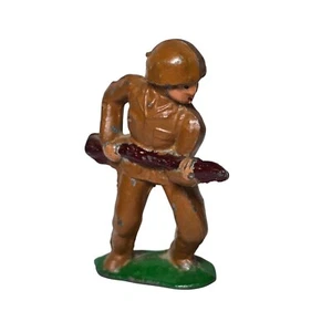 H.B. Toys Toy Soldier Charging with Rifle Vintage Antique Dimestore 1043 HB - Imagen 1 de 6