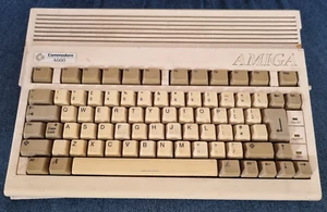 Computadora Commodore Amiga 600 de colección repuestos defectuosos reparaciones - Imagen 1 de 7