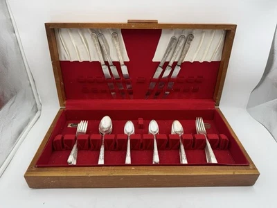 Juego de cubiertos Tudor Plate Oneida Community Royal York con caja de madera - 58 piezas Foto 1 de 4