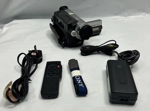 Sony Handycam CCD-TRV208E Camcorder Hi8 Video8 8mm Video Camera Bundle TESTED! - Picture 1 of 12