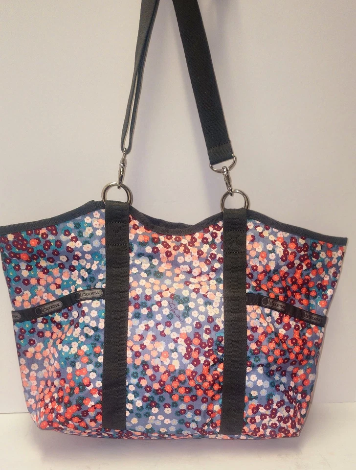 Caprichoso Elegante Bolso de Hombro Ligero Floral Lésbre para Semana de Semana Lesportsac Foto 1 de 4