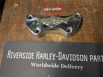 Harley-Davidson TODO EL MODELO ABRAZADERA DE MANILLAR SUPERIOR PARA RESTAURACIÓN USADO PARTE 3 B28 Foto 1 de 4