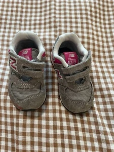 New Balance Baby Girl's 574 Gray And Hot Pink (Infant/Toddler) Size 4 - Picture 1 of 7