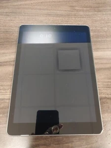 Apple iPad 5th Gen 32GB - Picture 1 of 7