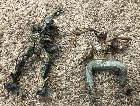 2 Stan Winston Creatures Earth vs The Spider Quentin Alien Figure Loose SWC 2001 Cover