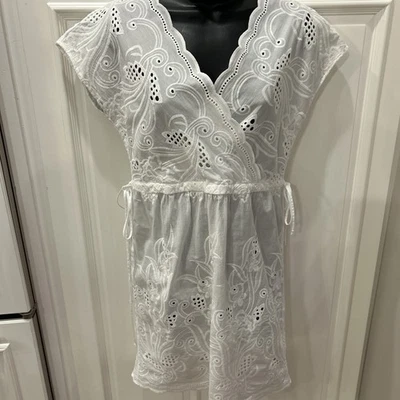 Vestido Cabi Blanco Ojales Sin Mangas Sobrepelliz Cordón Cintura Talla XSmall Foto 1 de 4