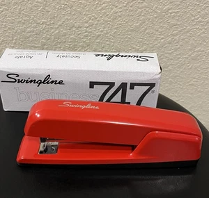 Swingline 747 Business Full Strip Desk Stapler/ 30 sheets /Red 74736—FREE SHIP🔥 - Picture 1 of 7