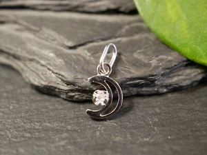 585 14 K Gold Anhänger Diamant 0,01 ct Solitär Weißgold Halb Mond Leicht Fein - Picture 1 of 11