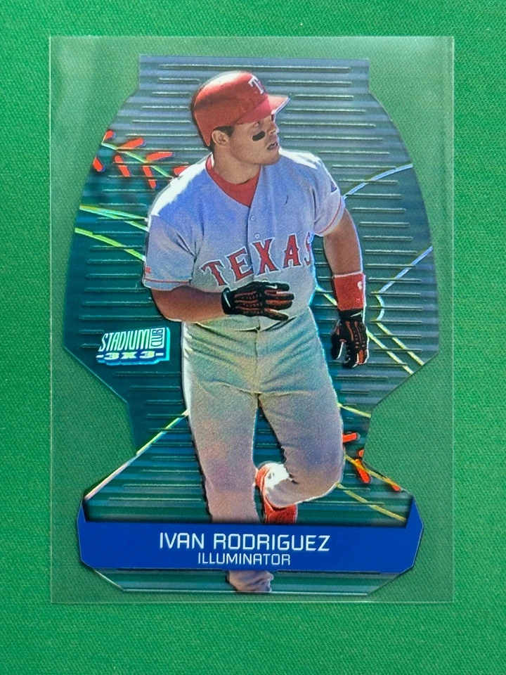 2000 Topps Stadium Club 3 X 3 Illuminator Parallel Die-Cut #2B Ivan Rodriguez - Image 1 of 2