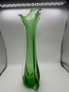 Vintage grüne Blusenglas Schwenkvase - Bild 1 von 11