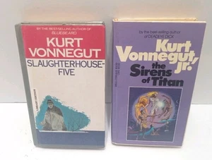 Kurt Vonnegut Buch 2 Stück Schlachthof 5 und Sirenen von Titan Hardcover - Bild 1 von 24