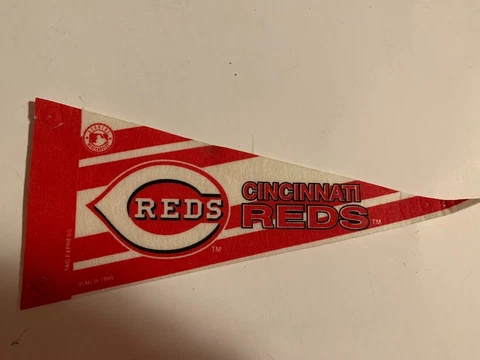 CINCINNATI REDS 1998  9 INCH BASEBALL PENNANT  NICE Cover