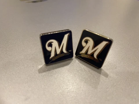 Milwaukee Brewers Cufflinks Cover