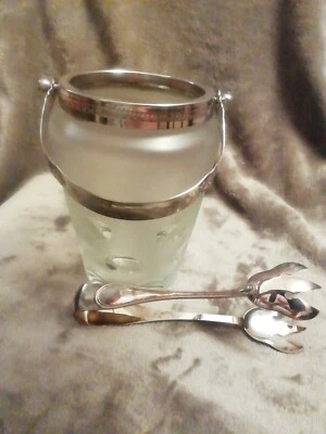 Secchiello per ghiaccio con pinza. In cristallo  e metallo placcato argento  - Immagine 1 di 4