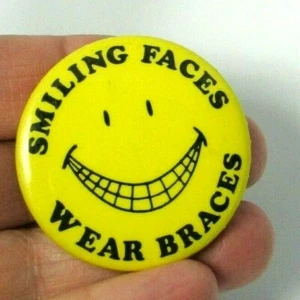 Vintage Pinback Pin Button Smiling Faces Wear Braces Smiley Face - Picture 1 of 3