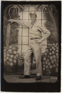 SCHÖNES DIREKTES POSITIVES ARCADE-FOTO SOLDAT STUDIO TOLLE GEMALTE KULISSE - Bild 1 von 1