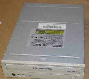 IDE PATA ATA CD-Writer WRR-52Z Compact Disc Drive ReWritable 52x52x52 Just Link - Afbeelding 1 van 5