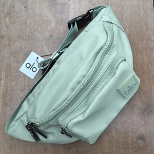 ALO YOGA 2025 Explorer Fanny Bag Sage Green Color NWT - Picture 1 of 21