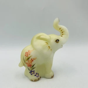 Fenton handbemalter stehender Pudding satiniertes Glas ELEFANT ~ Sue Jackson Trunk Up - Bild 1 von 8