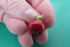 VINTAGE apple tac pin broach brooch - enameled - about 1/2" - Picture 1 of 2