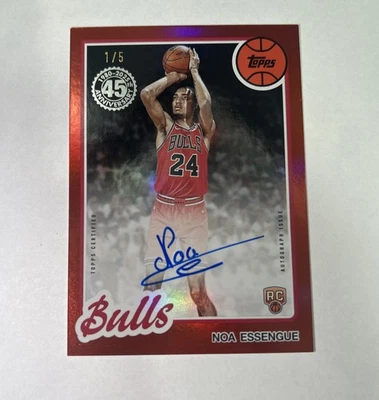 2025 Topps - Noa Essengue RC On 卡签名 - 公牛队 80B2R-NE - 红彩虹 1/5 — 第 1/4 张图片