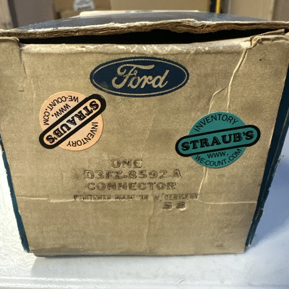 Ford Pinto Bobcat 1973 1974 NOS 2.0 carcasa termostato conector de salida de agua Foto 1 de 2