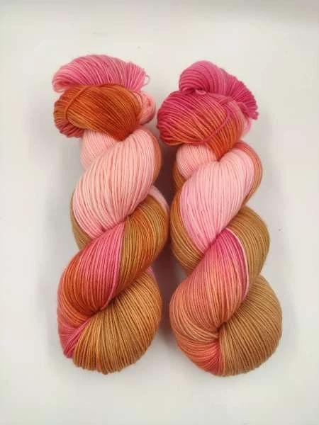 handgefärbte Einöder Sockenwolle 100 g - PINKER PHOENIX  468 - Bild 1 von 1