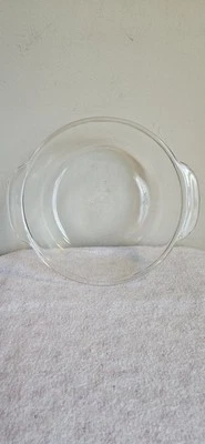 ANCHOR HOCKING FIRE KING OVENWARE 2QT CLEAR GLASS HANDLED MIXING BOWL USA 448 - Image 1 of 4