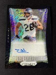 2024 Prizm Deca Calcio Zach Charbonnet Nero Shimmer Auto 1/1 Uno di Uno - Foto 1 di 6