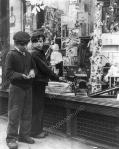 Toy Window Shopping Checking Change 8x10 Reprint Of Old Photo - Picture 1 of 1