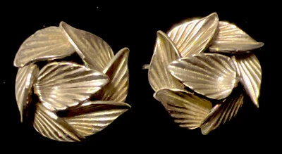 Vintage Signed STAR Silvertone Leaves in a Round Clip-On Earrings - Image 1 of 3