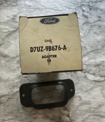 Parte adaptador de tubo de admisión/limpiador de aire para furgoneta Ford Econoline # D7UZ-9B676-A nuevo de stock Foto 1 de 4