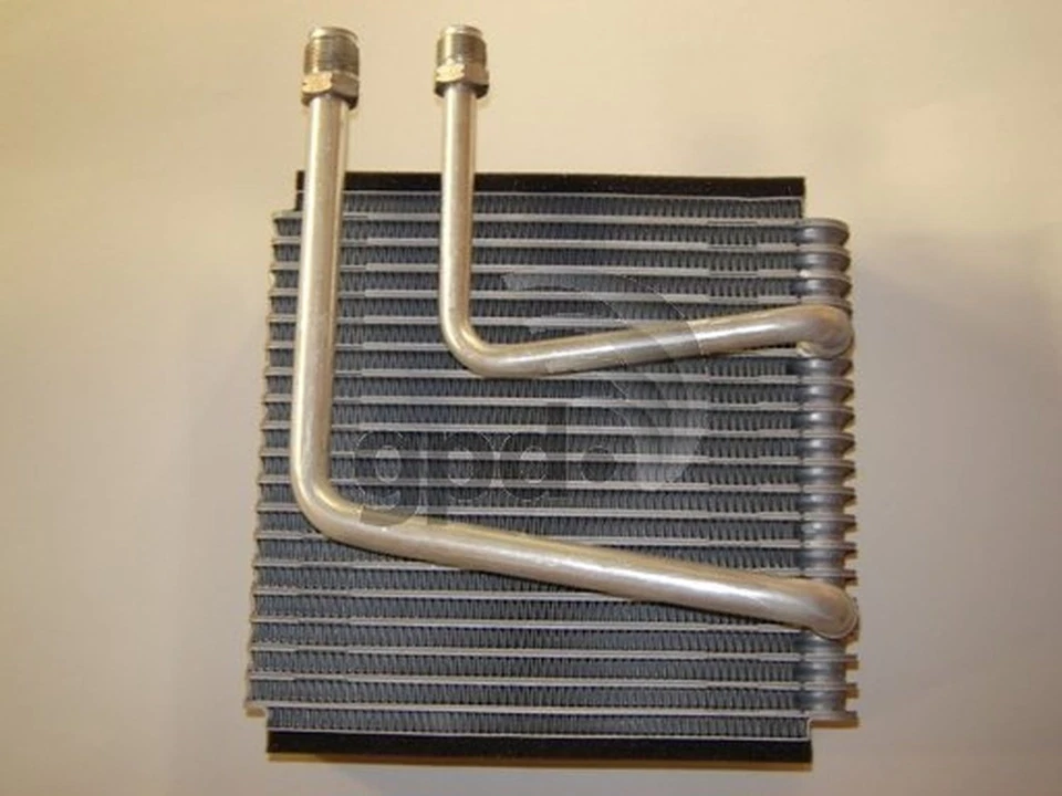 Núcleo evaporador aire acondicionado Global Parts Distributors 4711529 para 98-02 Mazda 626 Foto 1 de 4