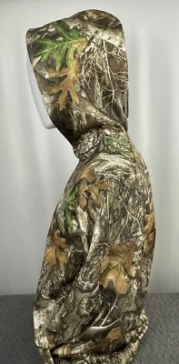 Realtree Men's MEDIUM Camo Hoodie with Front Zipped Pockets - Image 1 of 4