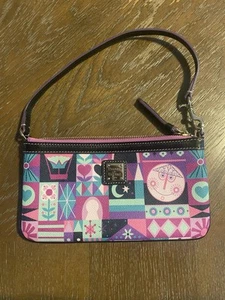 Disney Dooney & Bourke “It’s a Small World” Purple Wristlet - Picture 1 of 3