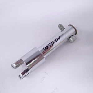 04-06 HARLEY-DAVIDSON SPORTSTER CHROME LEFT FRONT FOOT MOUNT BRACKET 42541-04 - Picture 1 of 3
