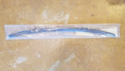 Limpiaparabrisas genuino Toyota 85222-0T030 COROLLA VENZA LADO DEL CONDUCTOR OEM Foto 1 de 2