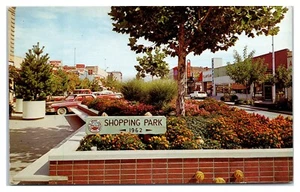 Letrero de Coca-Cola de compras en la calle principal Grand Junction Colorado c1960 postal - Imagen 1 de 2