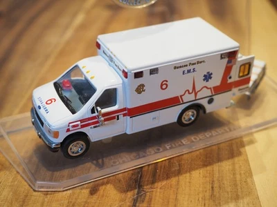 Code 3 CFD 1:64 Limited Edt. Ford E-350 Chicago Fire EMS - Bild 1 von 2
