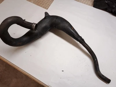 Cámara de expansión de tubo de escape Kawasaki KDX250 compatible con 1983-1985 Foto 1 de 4