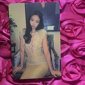Jennie BLACKPINK Ruby Red KPOP Idol Girl Photo Card Glam Silky - Picture 1 of 2