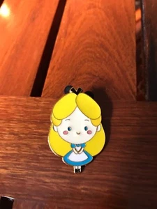 DISNEY CINDERELLA PIN 1 1/2” - Picture 1 of 1