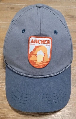 Boné Snapback Arches National Park Patch Hat Cinza Azul Hollister Moab Utah - Imagem 1 de 4