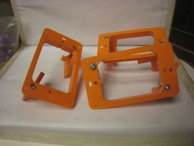 3 yes 3 208823 New-No Box, Carlon SC100RR  Low Voltage Bracket, Single Gang - Image 1 of 4