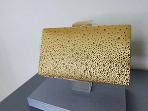 NUEVO BOLSO MONEDERO CLUTH CUENTAS COLOR ORO. - Imagen 1 de 10